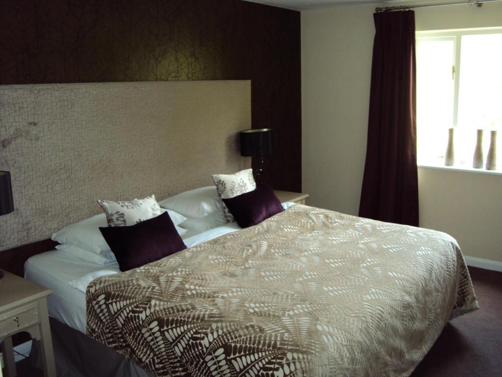 The Crown Of Crucis Country Inn And Hotel Cirencester Habitación foto