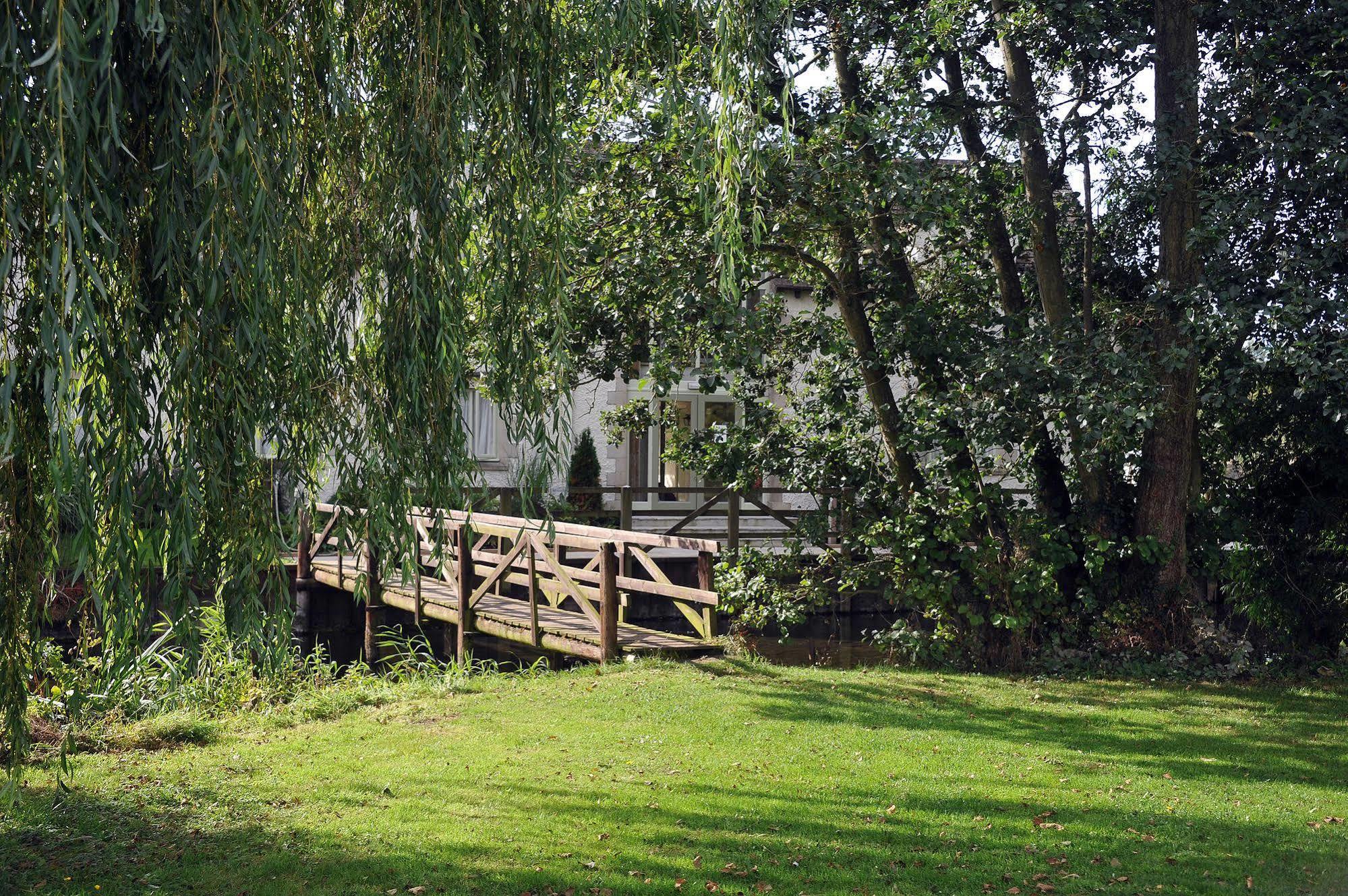 The Crown Of Crucis Country Inn And Hotel Cirencester Exterior foto